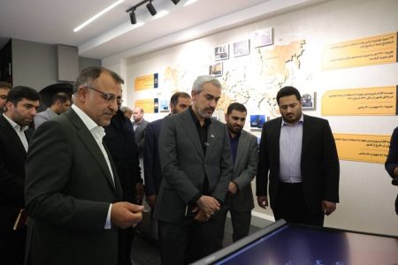 بازدید وزیر اقتصاد از مرکز اطلاعات مالی و نمایشگاه مبارزه با پولشویی